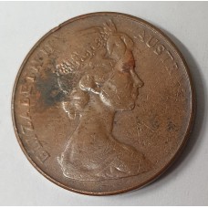 AUSTRALIA 1968 . TWO 2 CENTS COIN . ERROR. THIN PLANCHET ON ONE SIDE